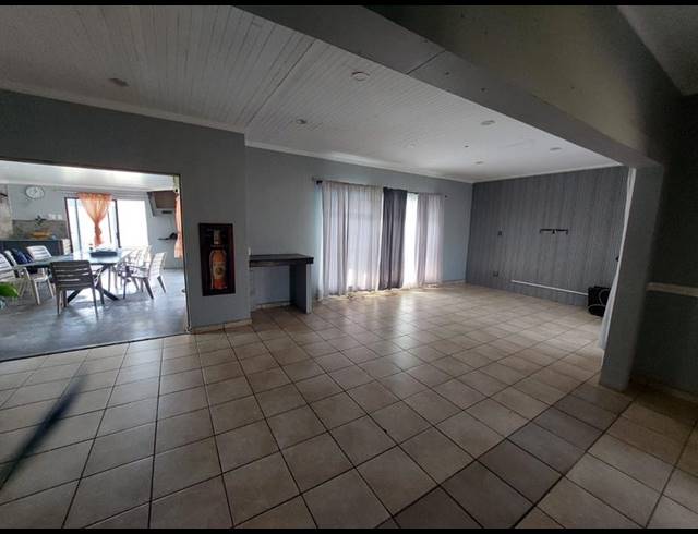 3 BEDROOM PROPERTY TO RENT IN FLORA GARDENS